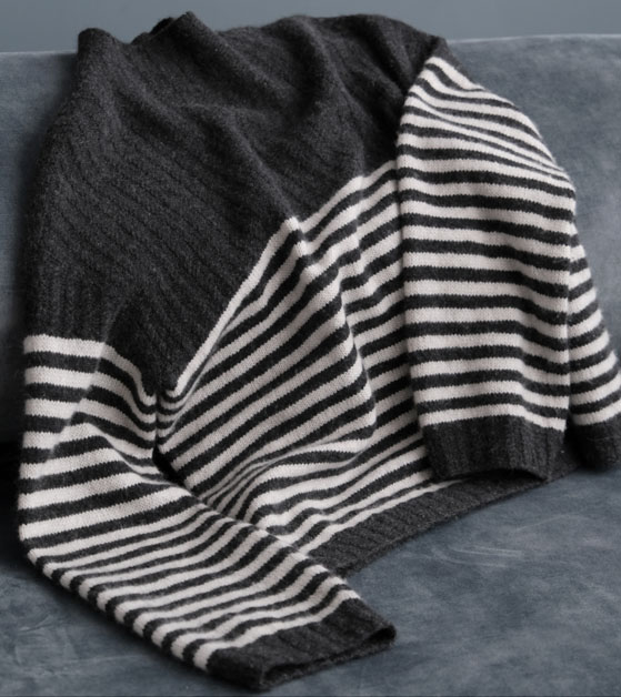 Чёрное и белое вязаное пальто | Пикабу
